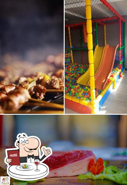 Entre diferentes coisas, comida e área de lazer podem ser encontrados a Restaurante Casa do Zé Churrascaria Vila Izabel Batel Curitiba