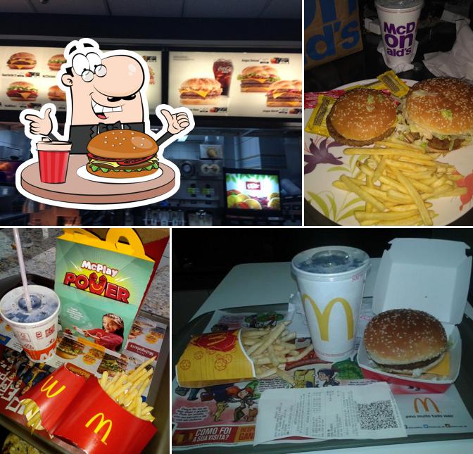 Delicie-se com um hambúrguer no McDonald's