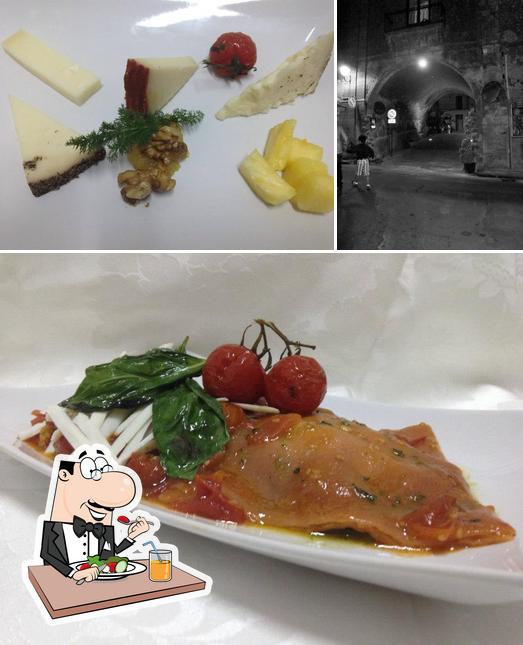 La cibo e esterno del ristorante