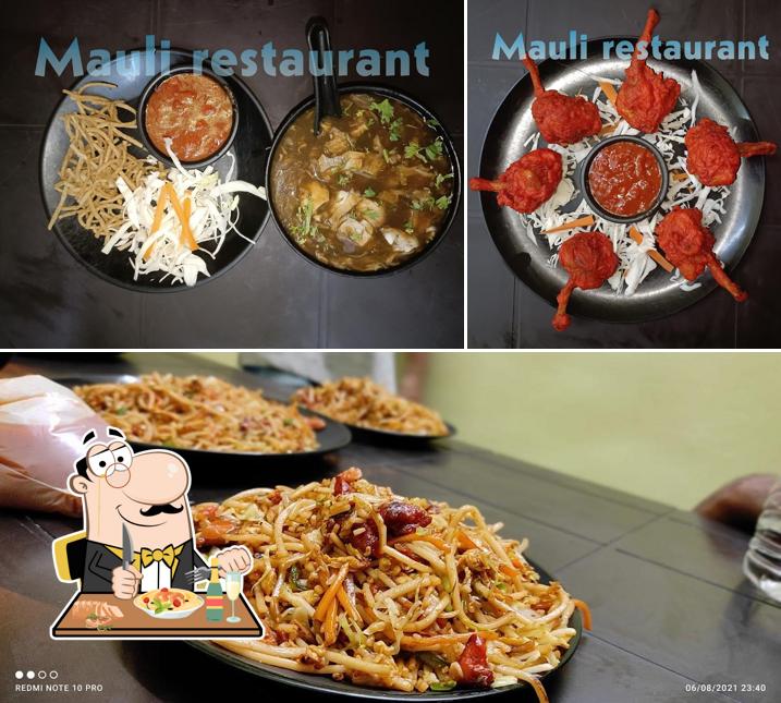 Pad thai at Mauli restaurant