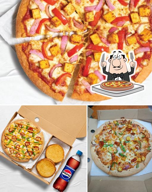 Pick pizza at Pizza Hut Hotel Maple Retreat, Manali