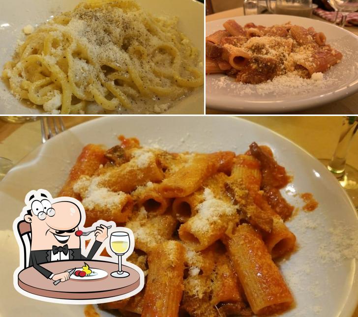 Cibo al Pizzeria Etruria
