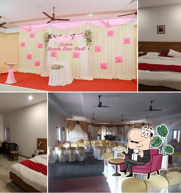 The interior of Hotel Waylord