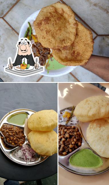 Food at Nagpal chole bhature