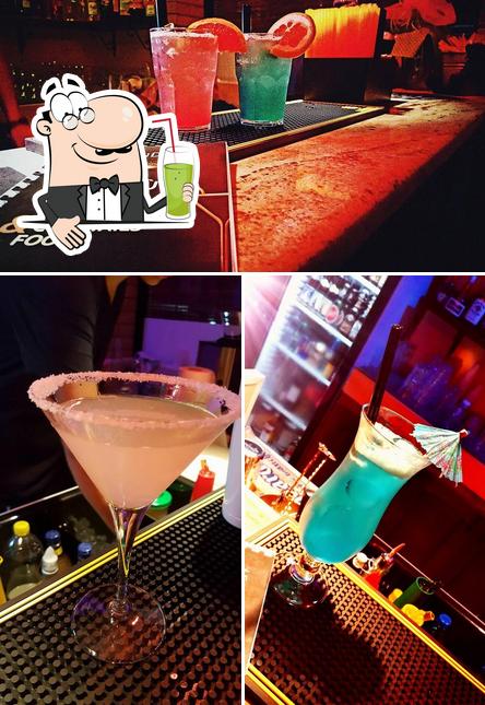 Goditi un drink a Legendär Disco Pub