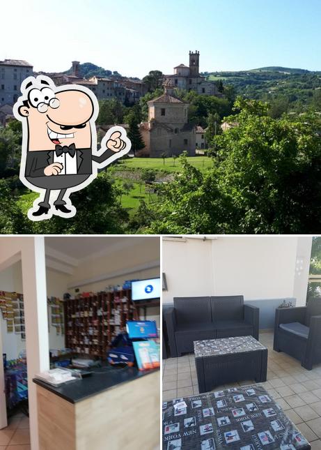 La foto della interni e esterno di Bar Piccolo fiore