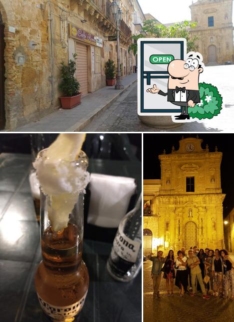 Puoi goderti l'aria fresca dal dehors di Happy Hour Café