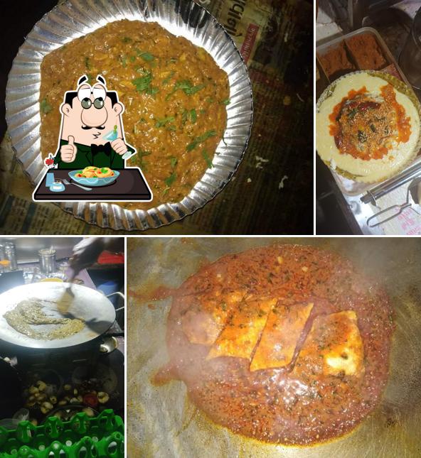 Food at Rakesh Omlet Center