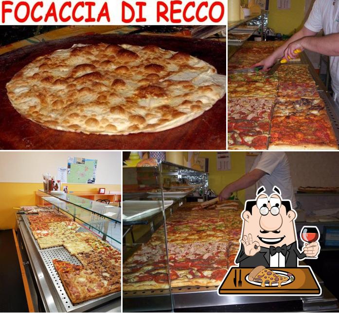 Scegli una pizza a Pizzeria & Focacceria Castello