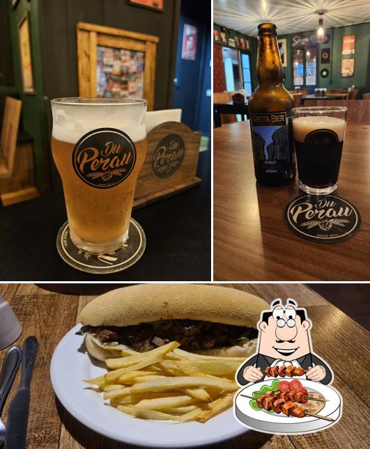 Sanduíche de carne de porco desfiada em Du Perau Gastro Pub