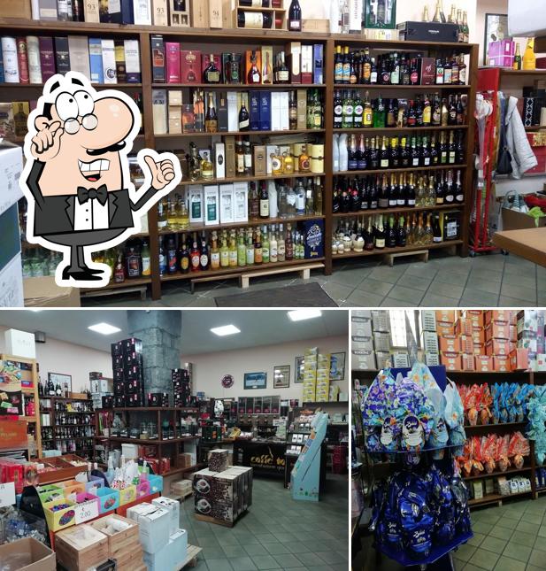 La immagine di interni e bevanda da CAFFÈ TOSTO DI FRANCO TOSTO - DOLCIUMI ENOTECA