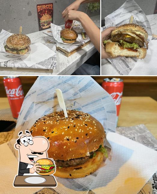 Prova un hamburger a Eat On The Way