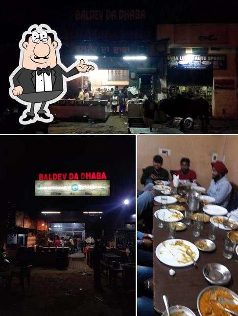 The interior of Baldev da dhaba