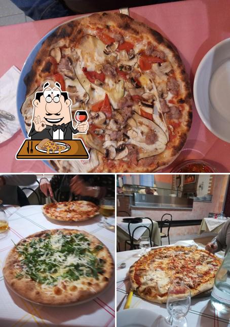 Ordina tra le svariate varianti di pizza