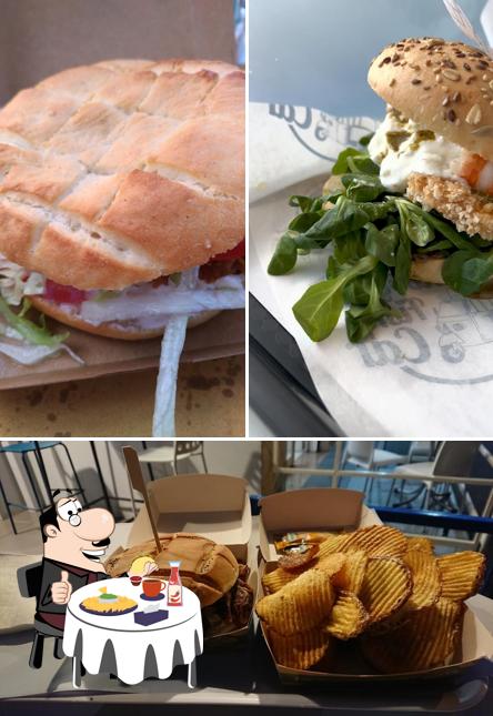 Anchovy Fish Bar serve un'ampia varietà di opzioni per gli amanti dell'hamburger