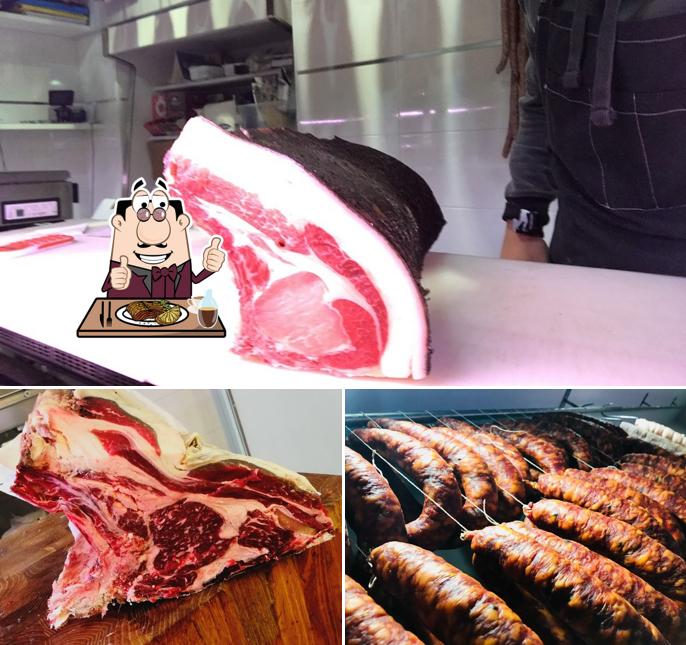 L’ Arte dell’ Arrosto Macelleria Braceria offre pasti a base di carne