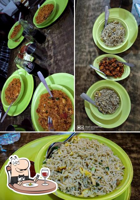 Meals at China Den