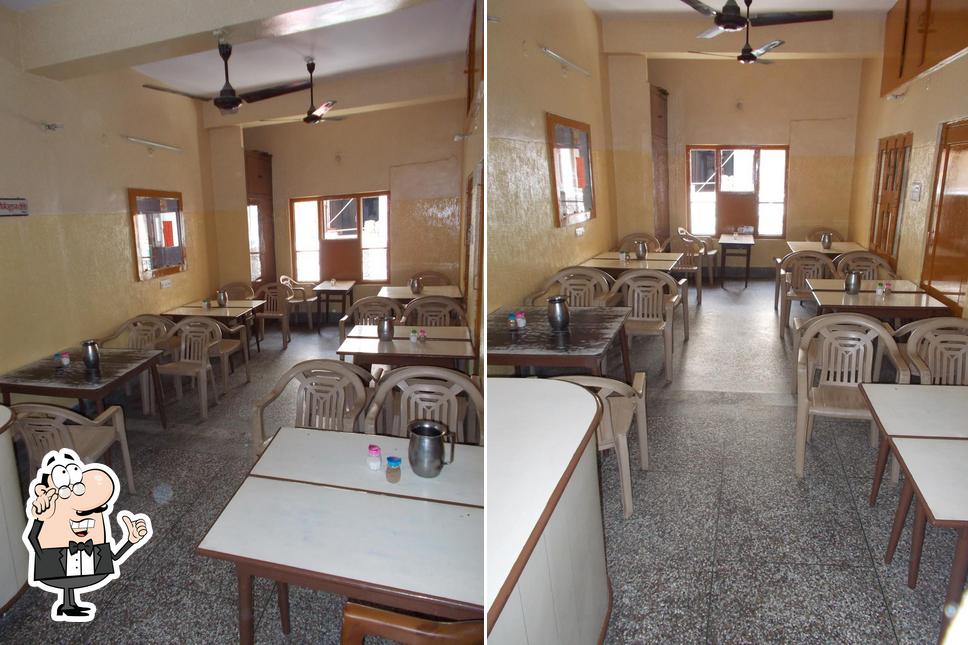 Check out how Mahaveer Bhojnalaya looks inside