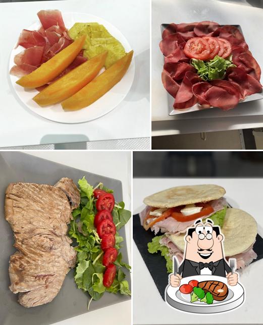 CAFFETTERIA RAL offre piatti di carne