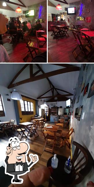 Veja imagens do interior do Gatus Rock Bar