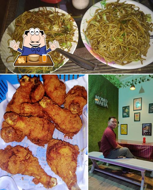 The photo of food and interior at Momo Corner