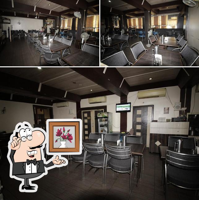 The interior of Manu family Resturant