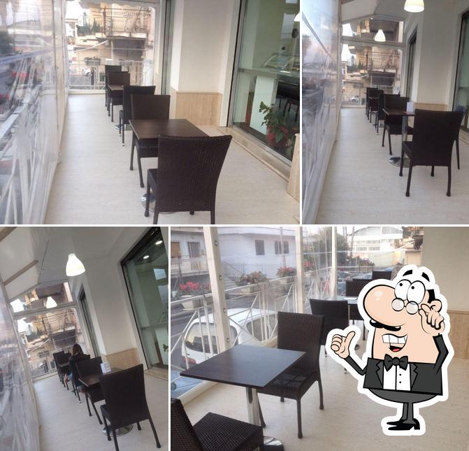Gli interni di Aura - Coffee & Food