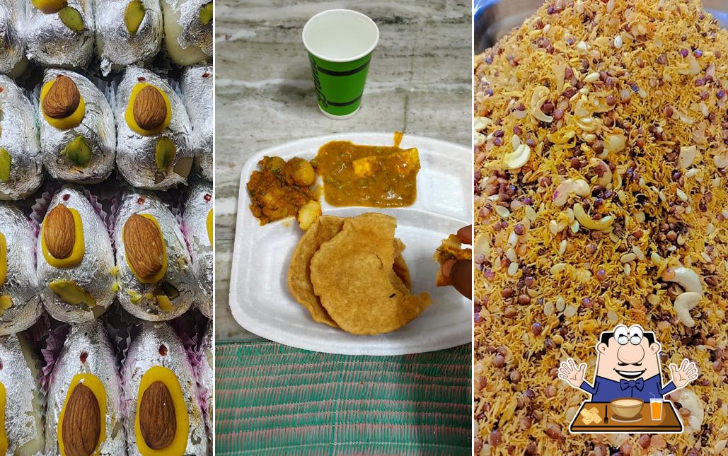Food at Durga Kachori Bhandar