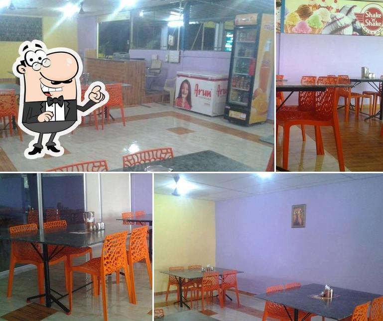 The interior of Hotel Annalakshmi Gramiya Virundhu Erode