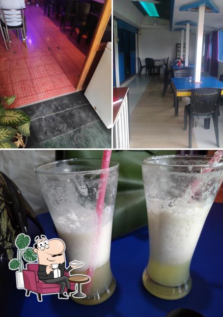 The photo of interior and beverage at In-N-Out Fast Food