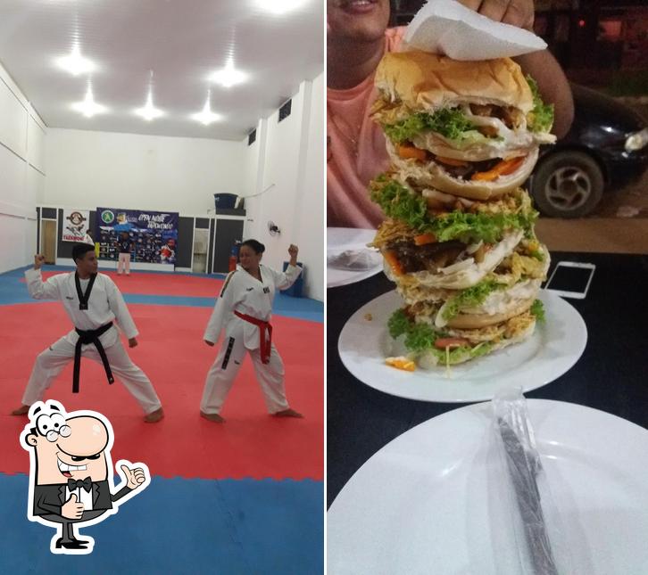 See this picture of Jr Marmita e Marmitex