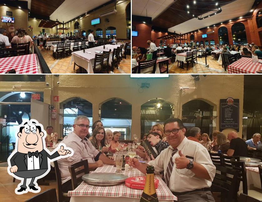 Veja imagens do interior do Pizzaria Marcoluccio - Pizzaria em Santana