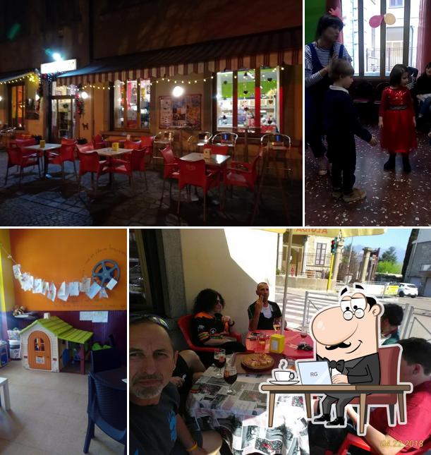 Siediti a un tavolo di Bar Convegno da Mauri e Rosi