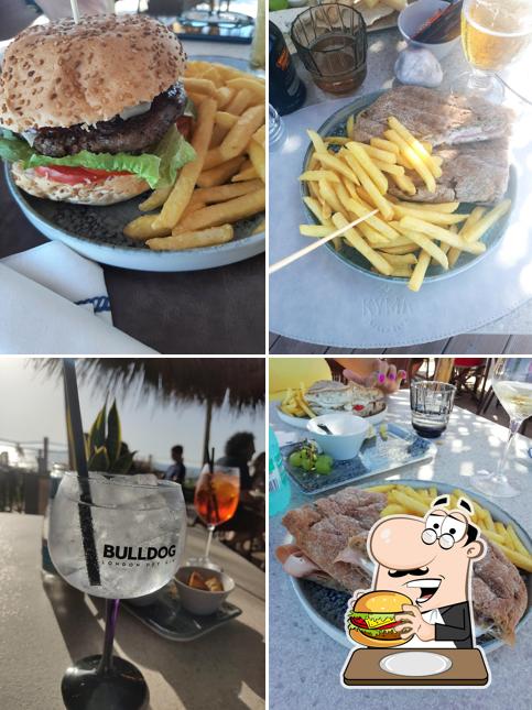 Hamburger al Kyma Beach Club