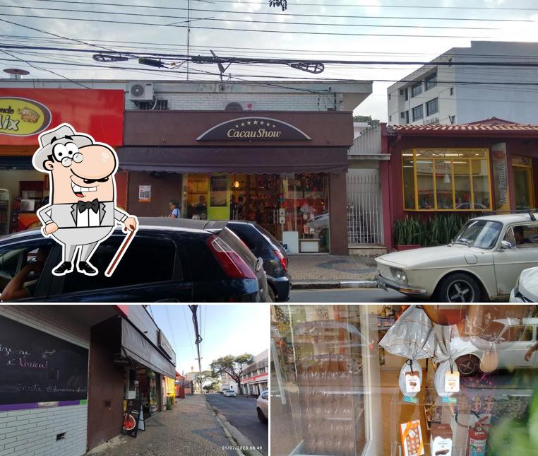 A imagem da exterior e comida no Cacau Show - Chocolates