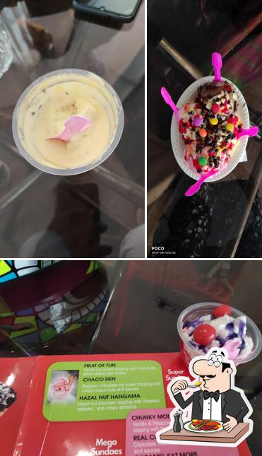 Ice cream at Freezing Hub
