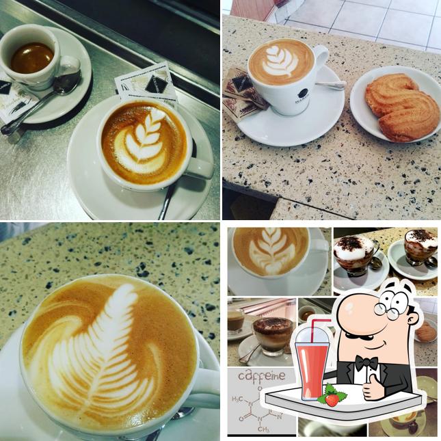 Goditi un drink a Cafe' REAL