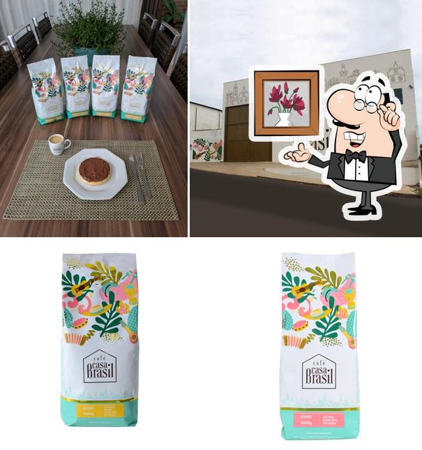 O interior do Café Casa Brasil
