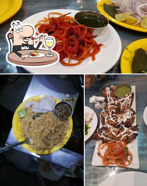 Meals at Nawabi Zaiqua