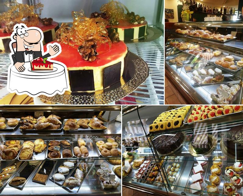 Pasticceria Caffetteria Severini offre un'ampia selezione di dolci