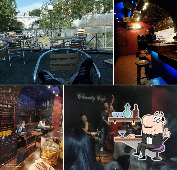 Gli interni di Charity Café Jazz & Blues Club