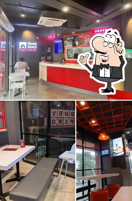 Check out how Oven Story Pizza looks inside