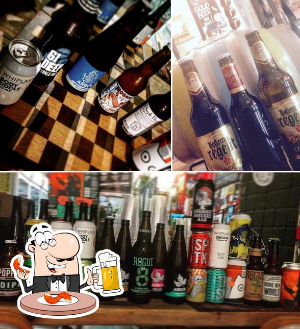 Puoi prenderti un rinfrescante bicchiere di birra chiara o scura