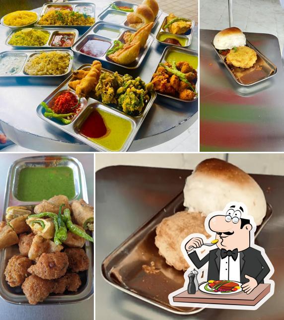 Meals at Shriram Vadapaav