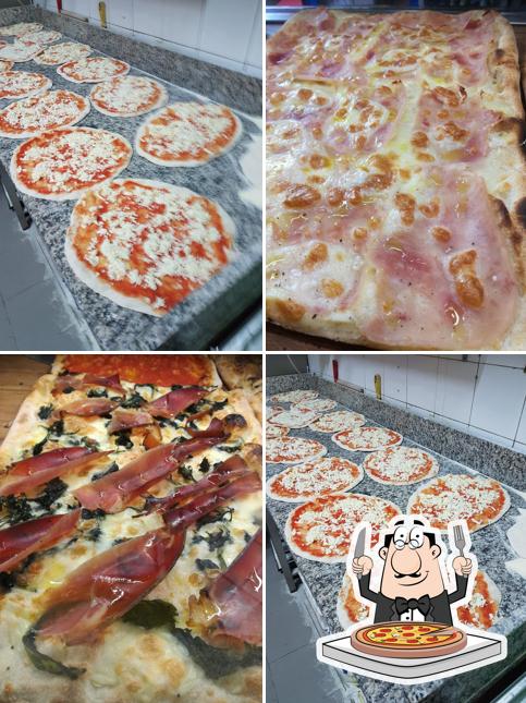Scegli una pizza a Pizzeria Famiglia