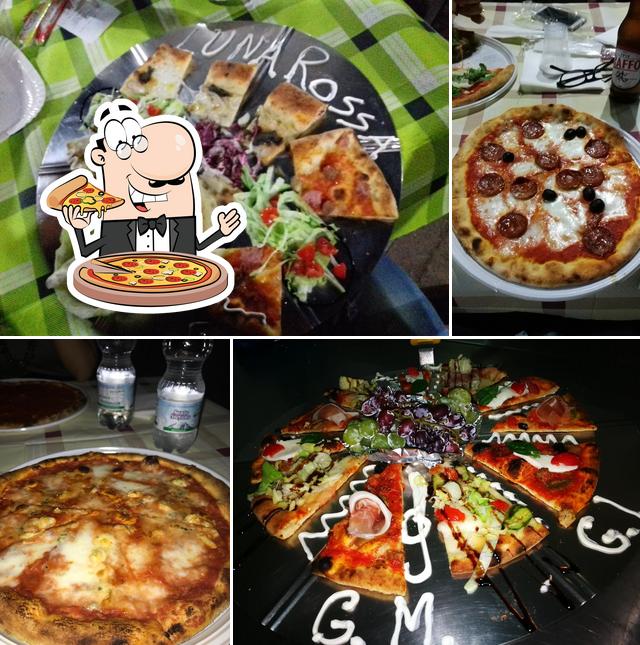 A Pizzeria Luna Rossa, puoi ordinare una bella pizza