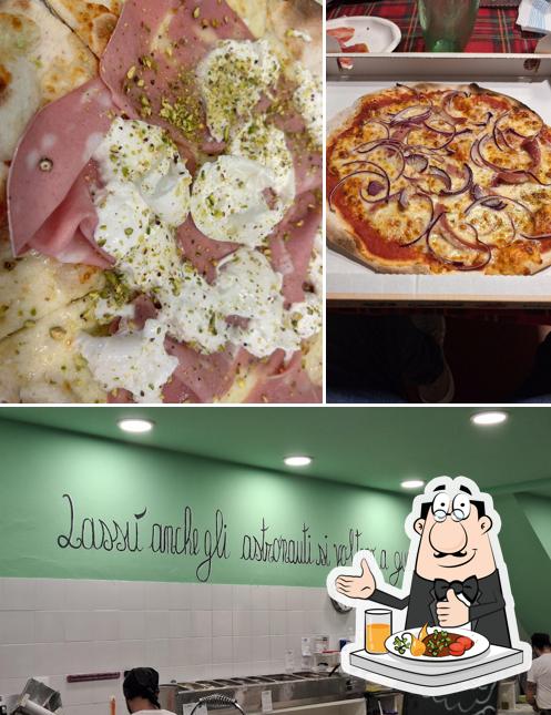 La immagine di cibo e interni da Pizzeria Il Poeta 2