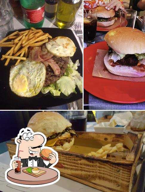 Prova un hamburger a Bliss - Sunset Drink & Food Experience