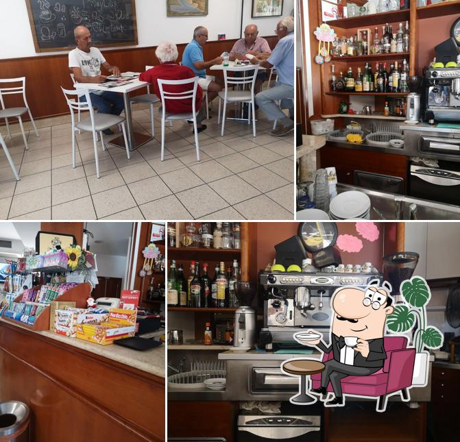 Dai un'occhiata agli interni di Bar Centrale