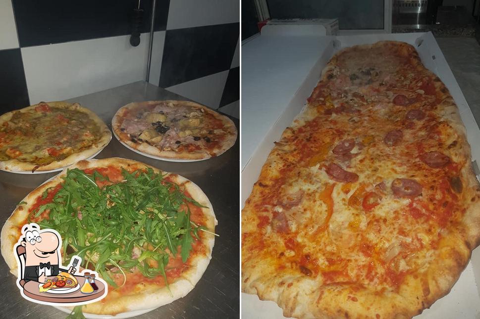 A Pizzeria Fuori Orario - Carbonia, puoi ordinare una bella pizza